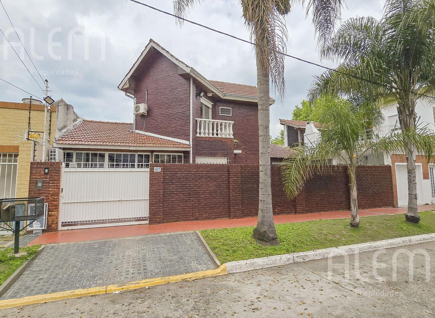 Foto de Casa en Venta en Lomas De Zamora, imagen 2