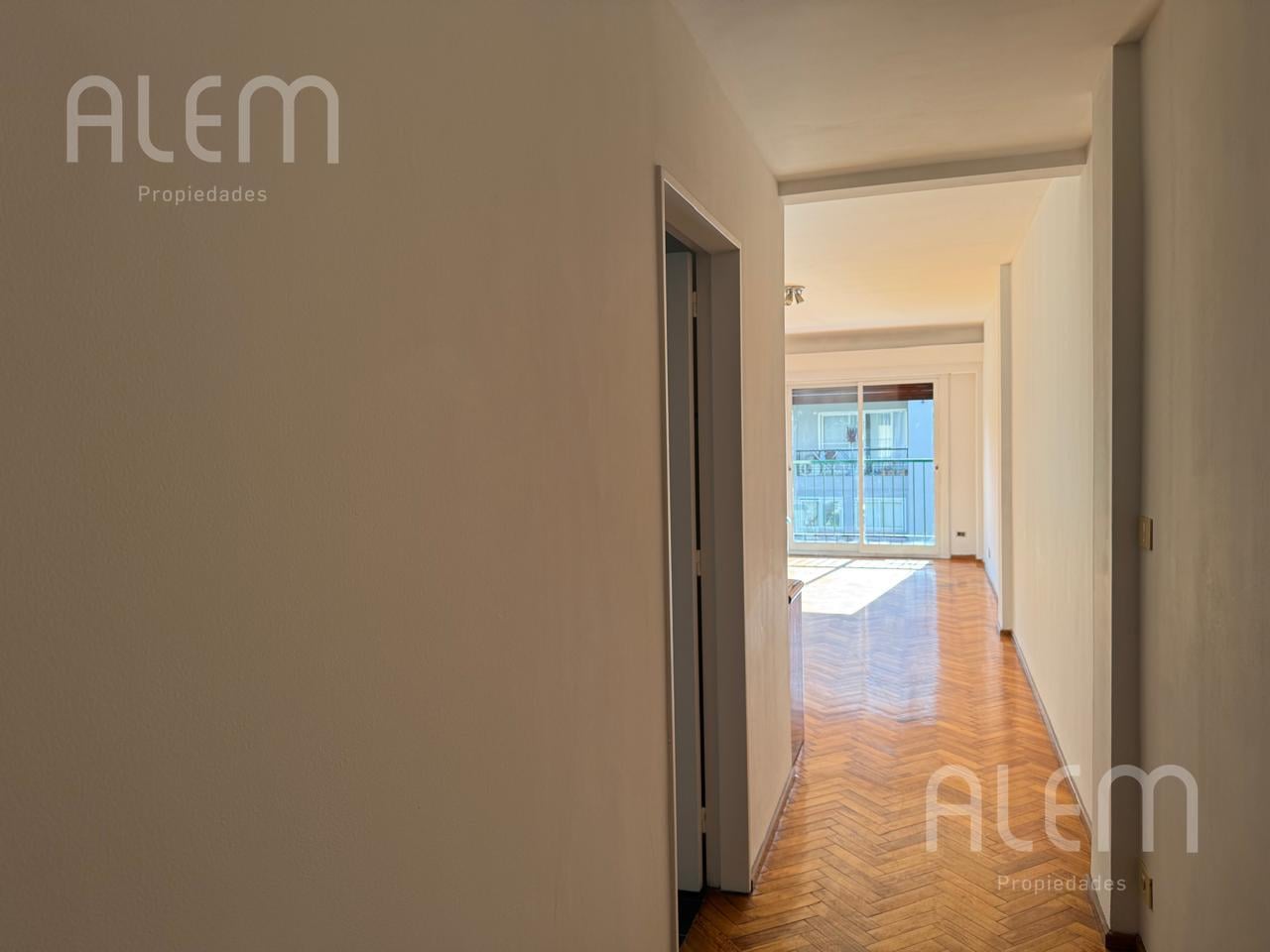 Foto de Departamento de 4 Ambientes en Venta en Caballito con Cochera, imagen 3