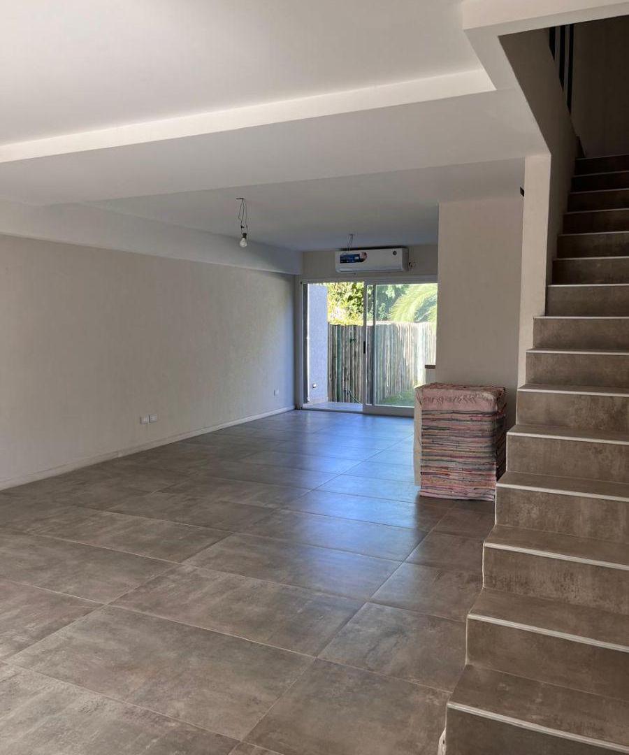 INCREIBLE TRIPLEX EN TIGRE RESIDENCIAL - VENTA