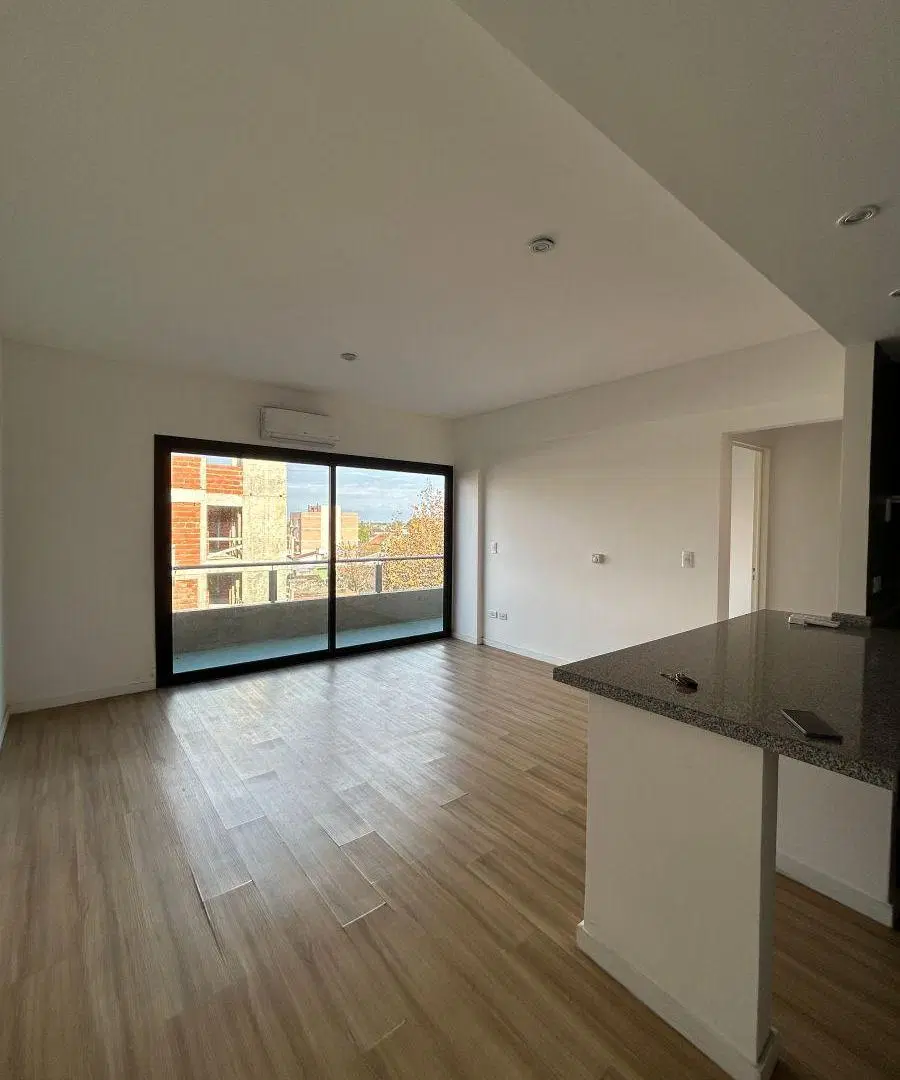 HERMOSO DEPARTAMENTO EN TIGRE CENTRO 3