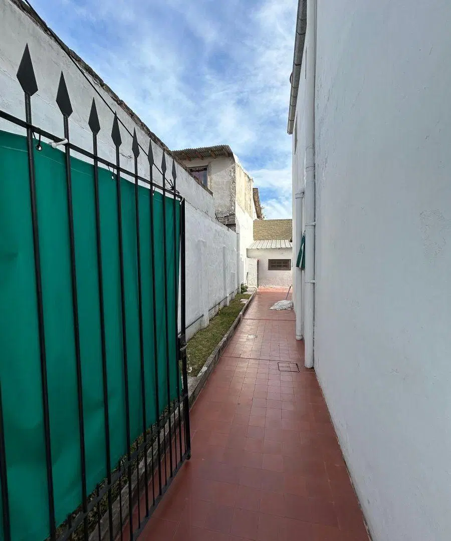 EXCELENTE OPORTUNIDAD - CASA MULTIFAMILIAR EN VIRREYES 4