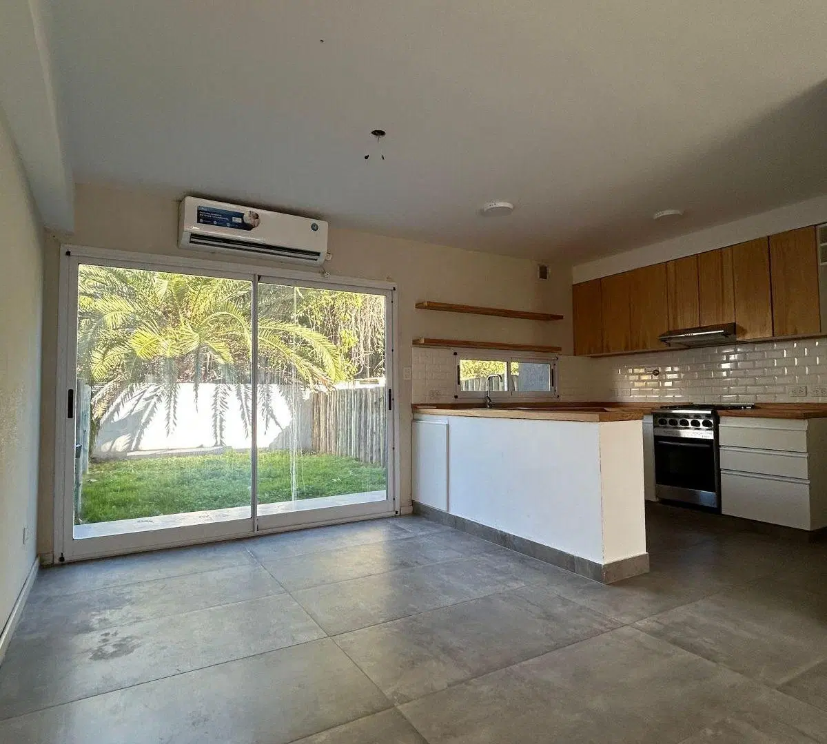 IMPERDIBLE TRIPLEX EN TIGRE RESIDENCIAL 5