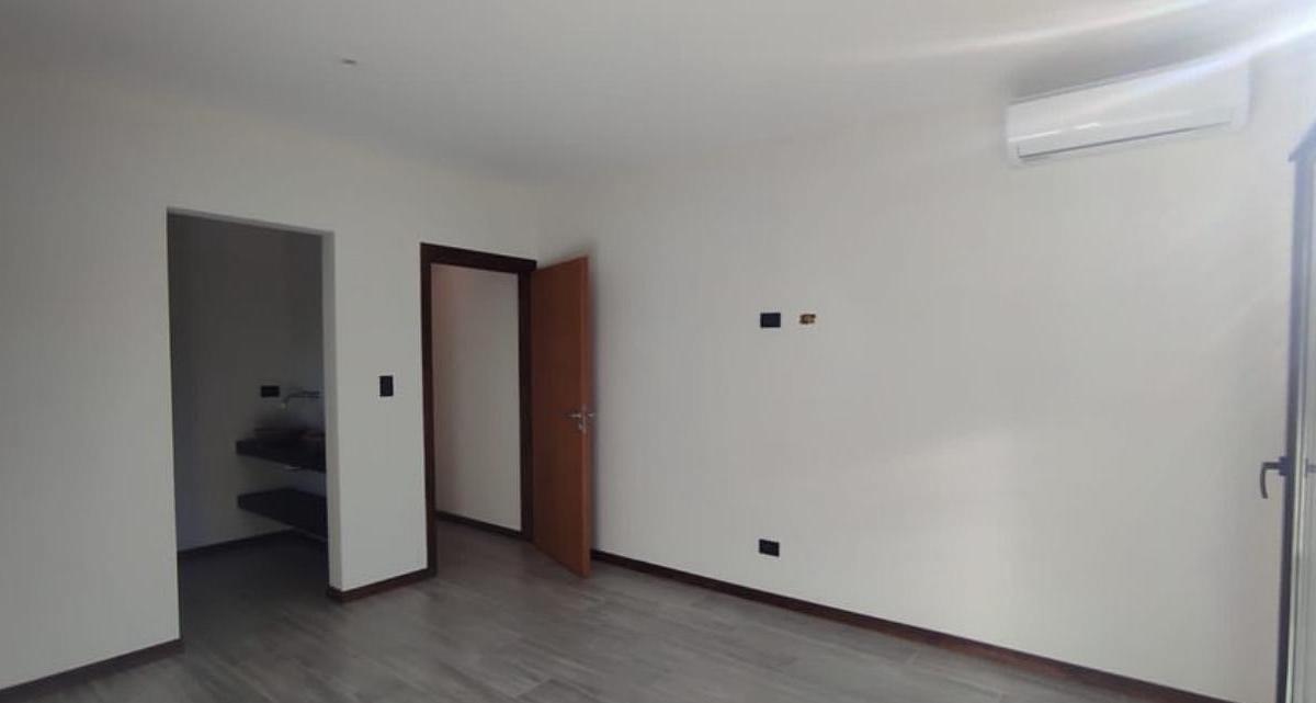 Casa a Estrenar con Pileta en Venta en Costa Esmeralda 4
