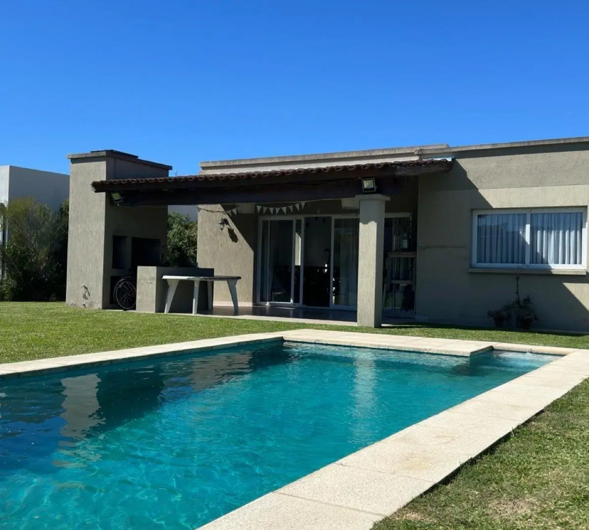 Casa con pileta en venta - San Eduardo  - Pilar del Este - Pilar 3