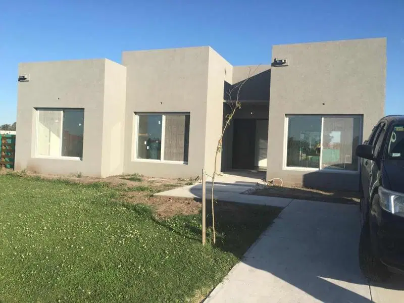 Casa en venta San Ramon- Pilar 3