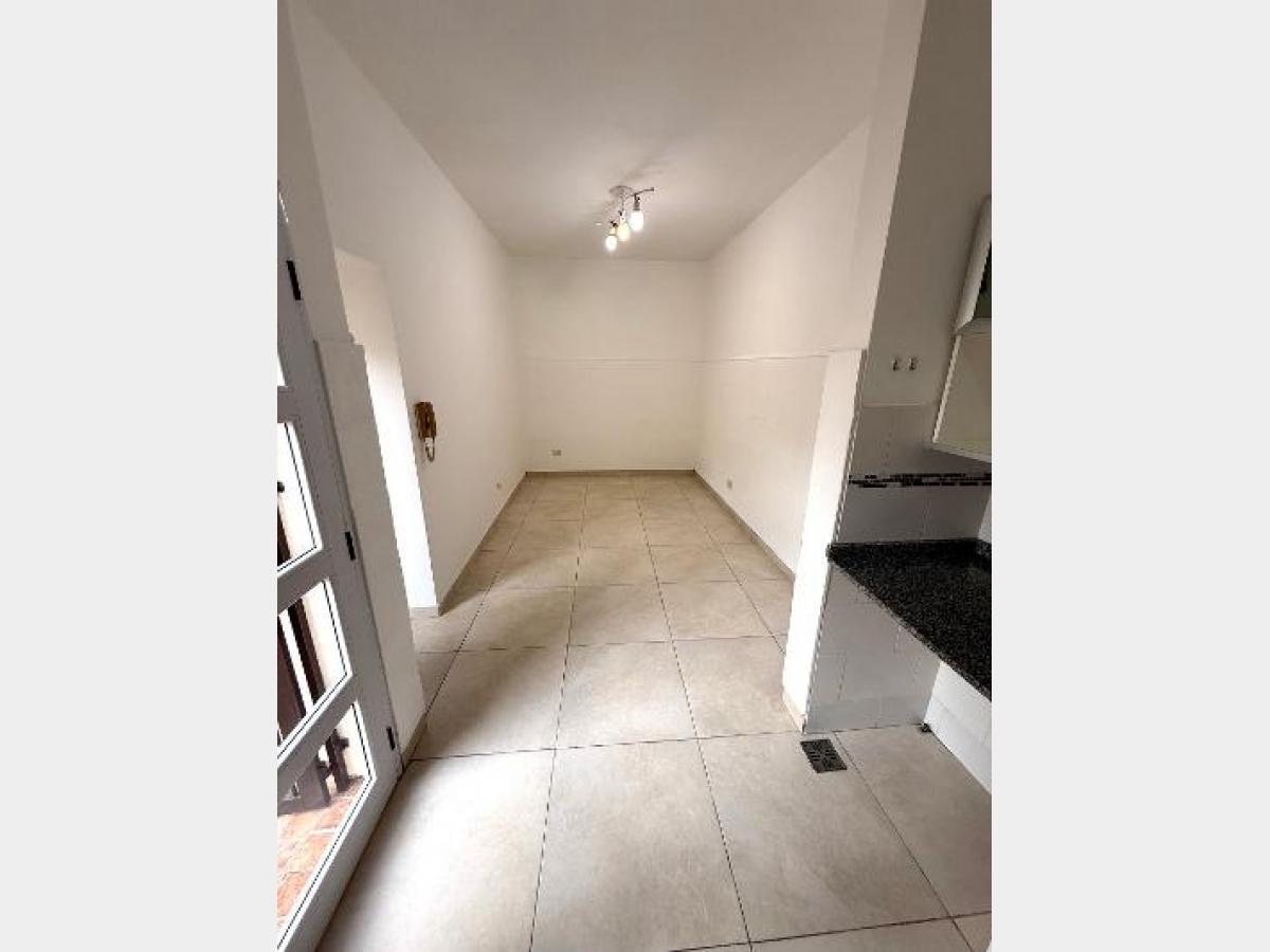 Foto de PH 2 amb. c/ patio y 2 baños en Alquiler en Ramos Mejia, imagen 4