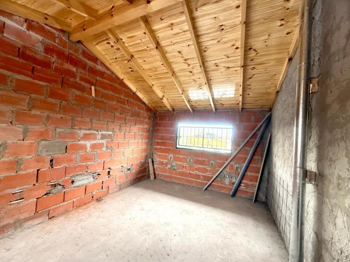 Foto de Triplex en Venta en Villa Luzuriaga, imagen 4