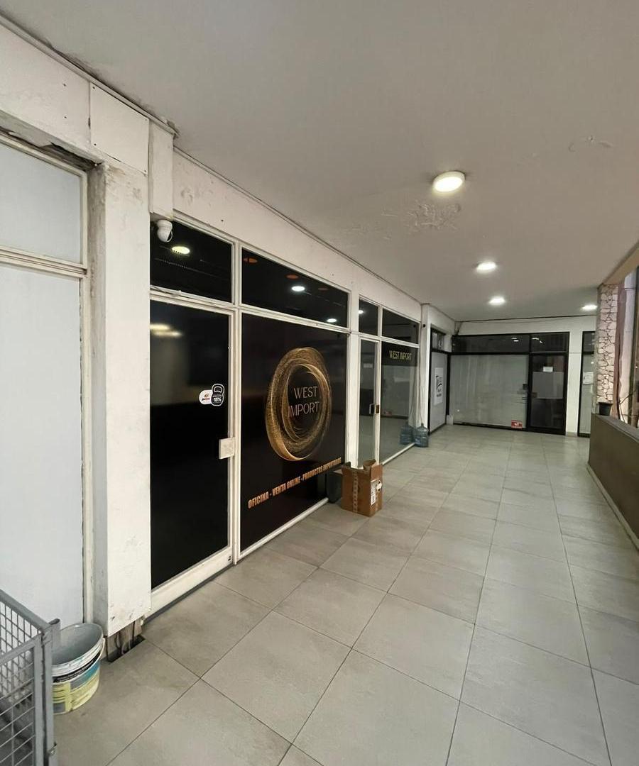 Foto de Local doble en alquiler en Galeria Naonis en Primer Piso, imagen 1