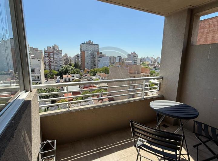 Departamento semipiso de 2 ambientes con cochera en alquiler temporal - Villa Pueyrredon 2