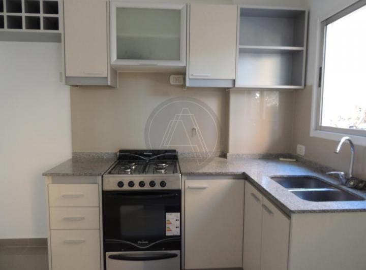 Departamento de Tres Ambientes con patio y cochera en alquiler - Villa Urquiza 4