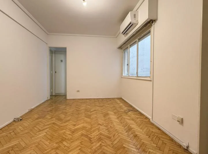 Departamento de dos ambientes en alquiler en el Barrio de Recoleta (bajas expensas) 2