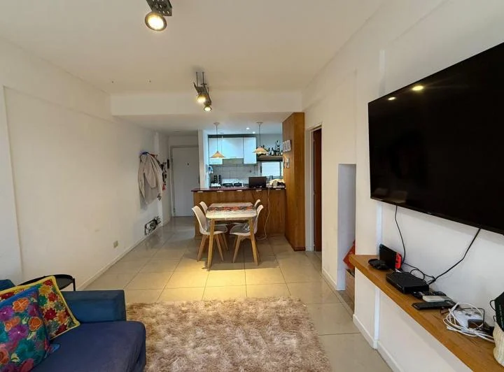 Departamento tres ambientes con balcón terraza y cochera en alquiler - Villa Ortuzar 3