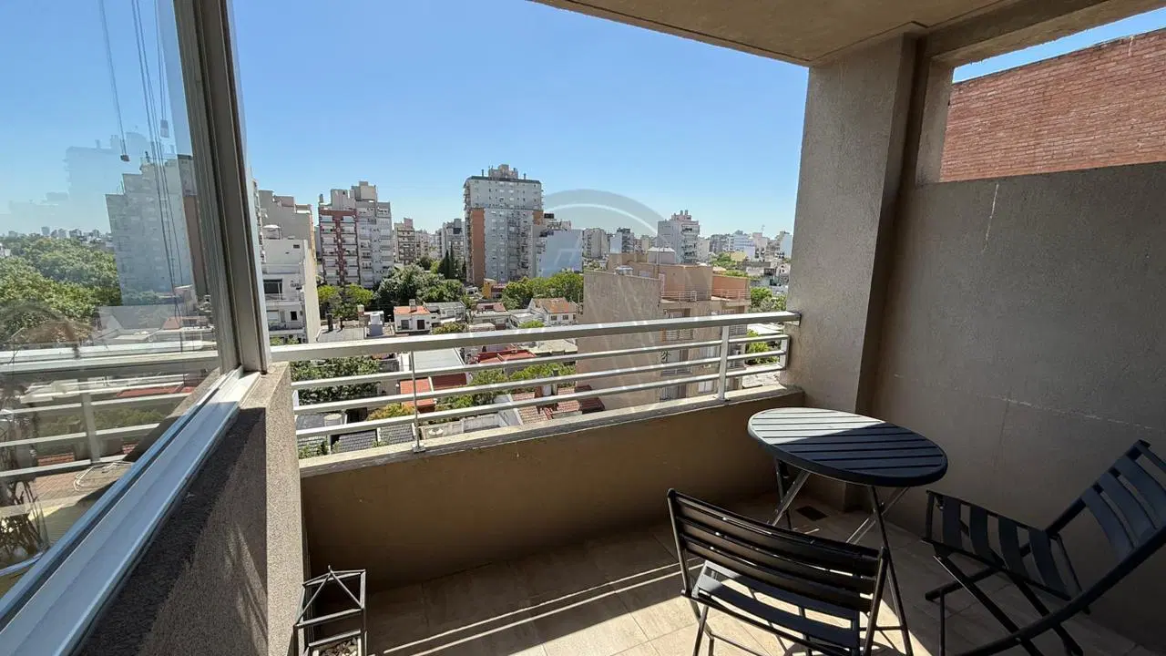 Departamento semipiso de 2 ambientes con cochera en alquiler temporal - Villa Pueyrredon 1