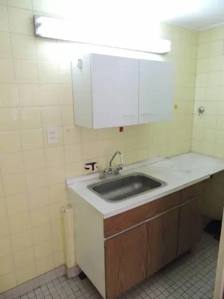 Oficina de dos ambientes con cochera doble en venta - Tribunales 2