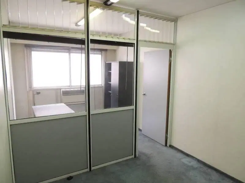 Oficina de dos ambientes con cochera doble en venta - Tribunales 4