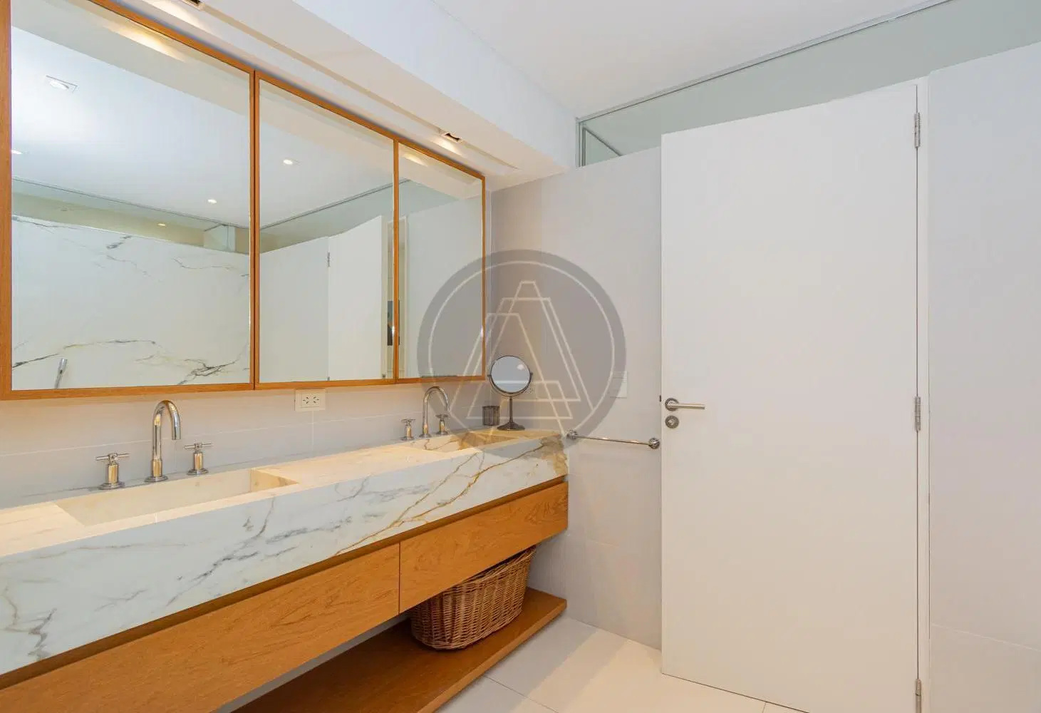 Departamento Penthouse 4 ambientes con terraza y cochera propia en alquiler Recoleta 8
