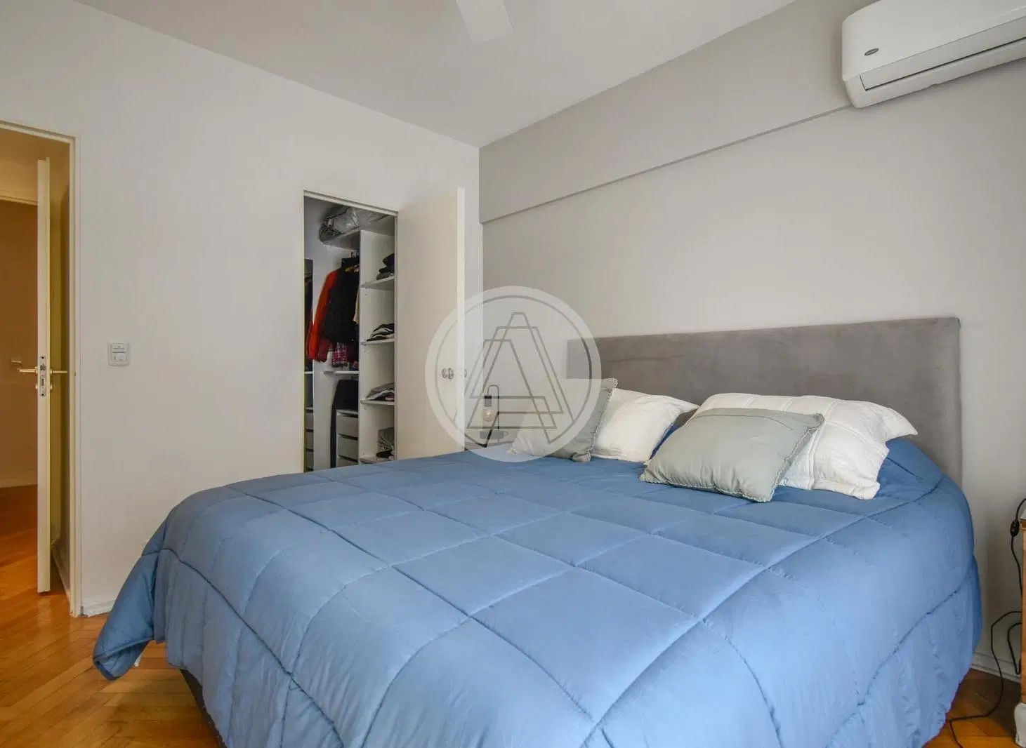 Departamento de 3 ambientes con cochera y baulera en venta - Recoleta 3