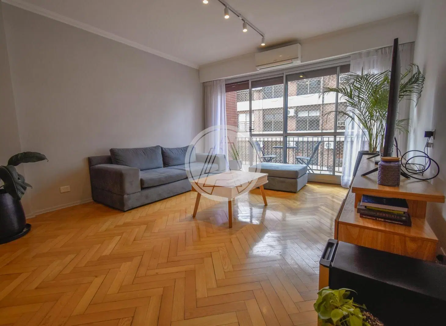 Departamento de 3 ambientes con cochera y baulera en venta - Recoleta 2