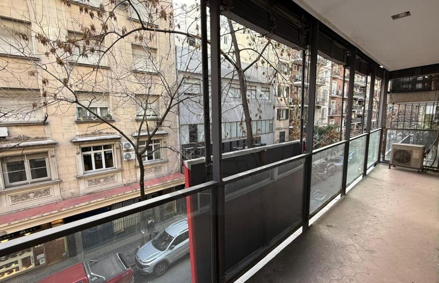 Foto de Departamento 4 ambientes con dependencia y cochera en venta - Recoleta, imagen 3
