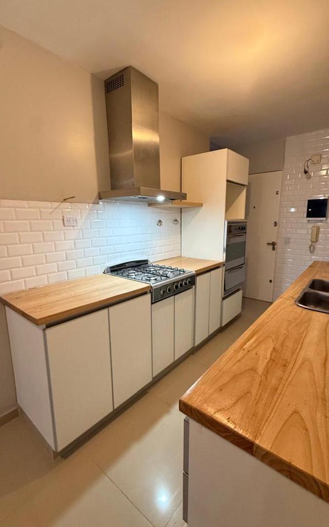 Foto de Departamento 4 ambientes con dependencia y cochera en venta - Recoleta, imagen 1