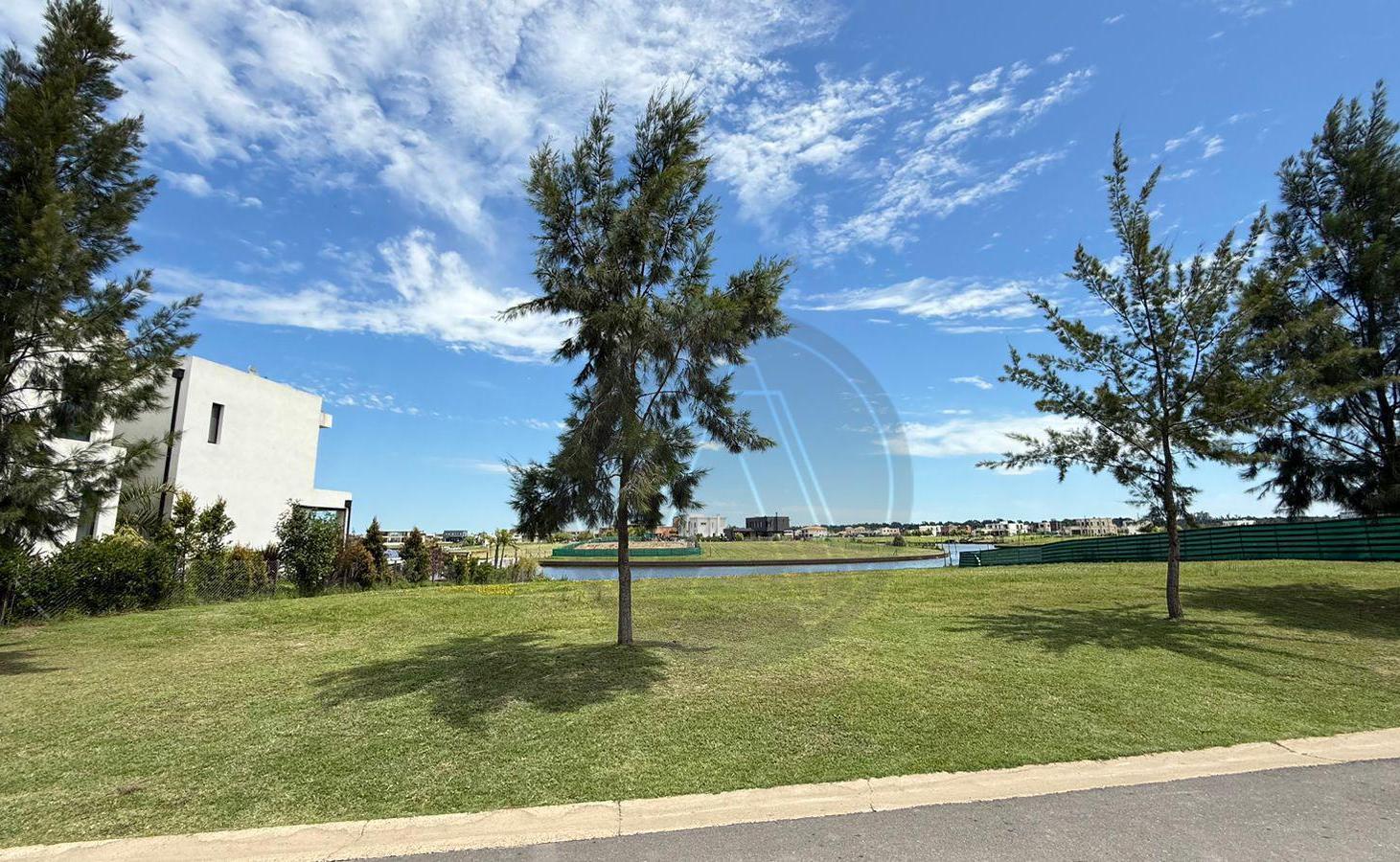 Foto de Lote al Río con proyecto aprobado en venta - Barrio Náutico El Naudir, imagen 1