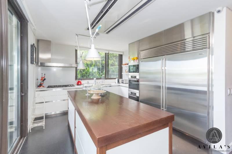 Foto de Exclusiva Casa a La Laguna Central en Venta en El Barrio EL GOLF, imagen 4