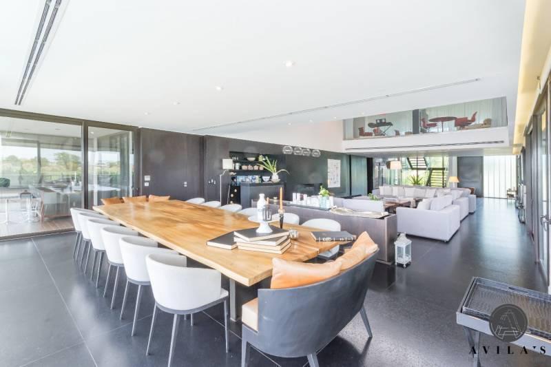 Foto de Exclusiva Casa a La Laguna Central en Venta en El Barrio EL GOLF, imagen 2