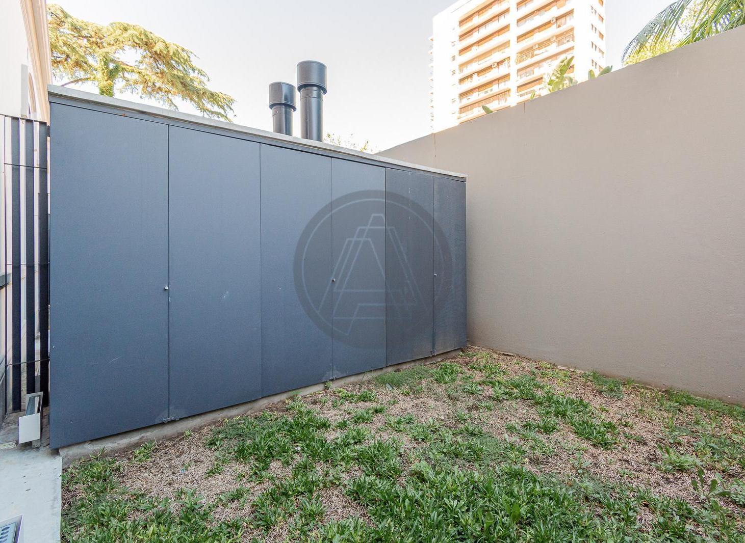 Foto de Departamento en dúplex dos ambientes con jardín propio en venta - Villa, imagen 1