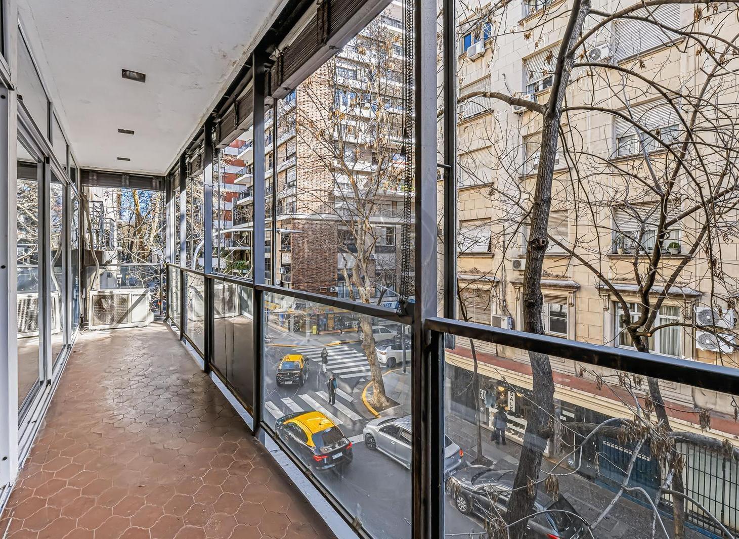 Foto de Departamento 4 ambientes con dependencia y cochera en venta - Apto, imagen 4