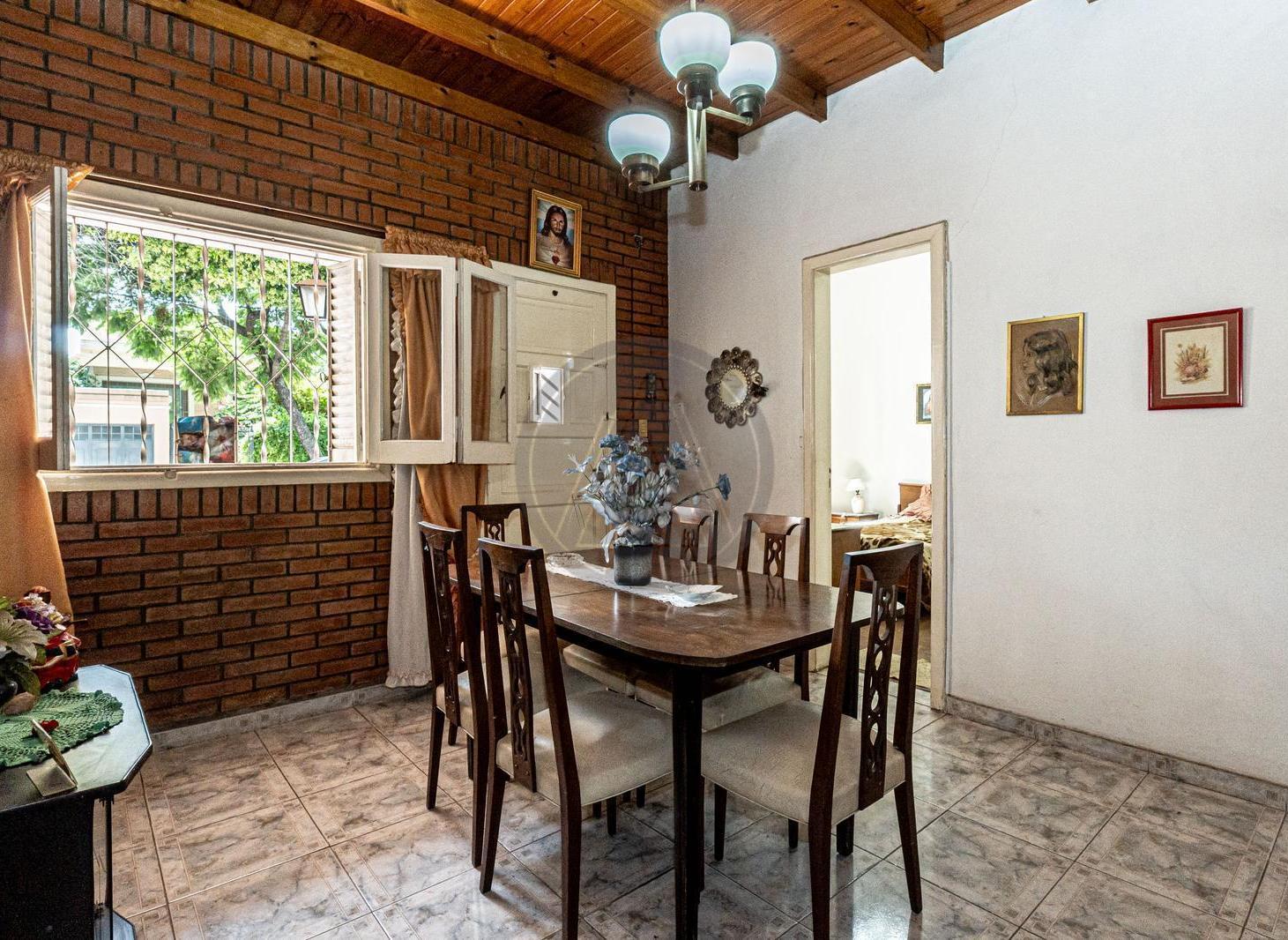 Foto de PH tipo casa 4 ambientes a reciclar con entrada independiente y cochera, imagen 2
