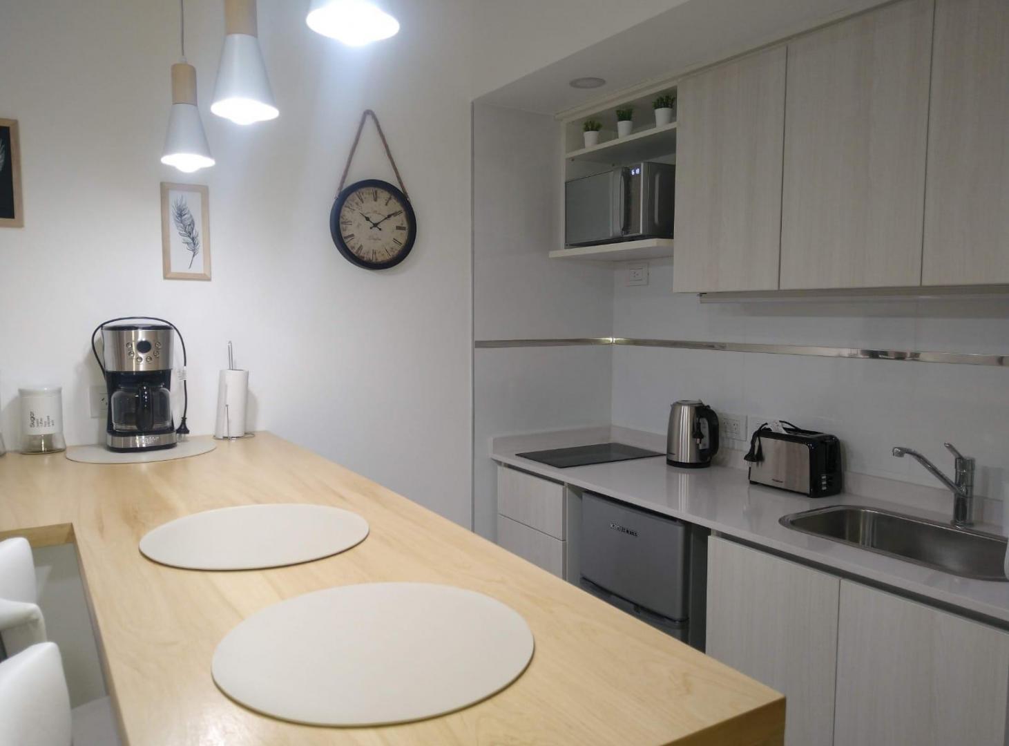 Foto de Departamento monoambiente con balcón amoblado en venta - Monserrat, imagen 4