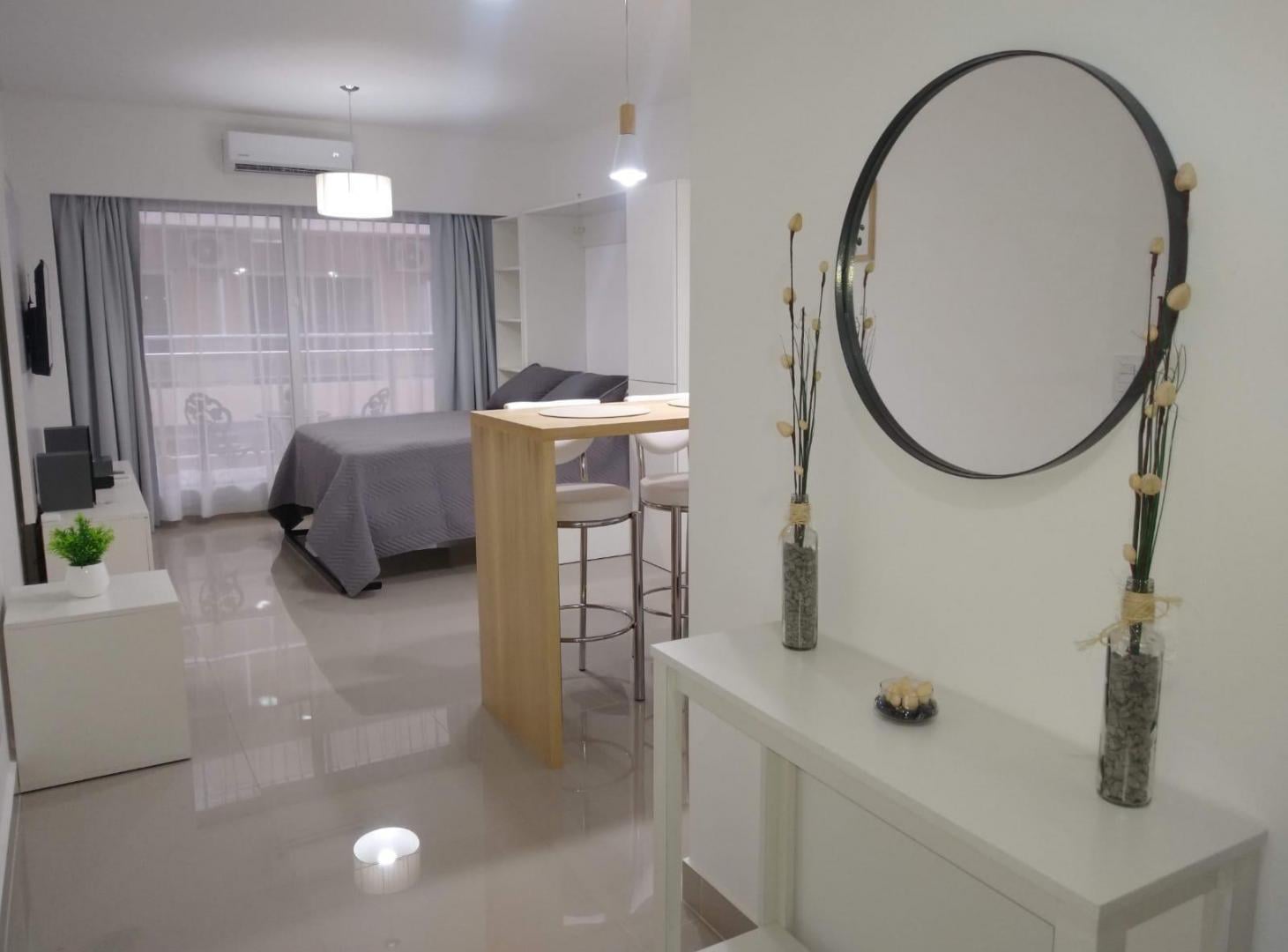 Foto de Departamento monoambiente con balcón amoblado en venta - Microcentro, imagen 5
