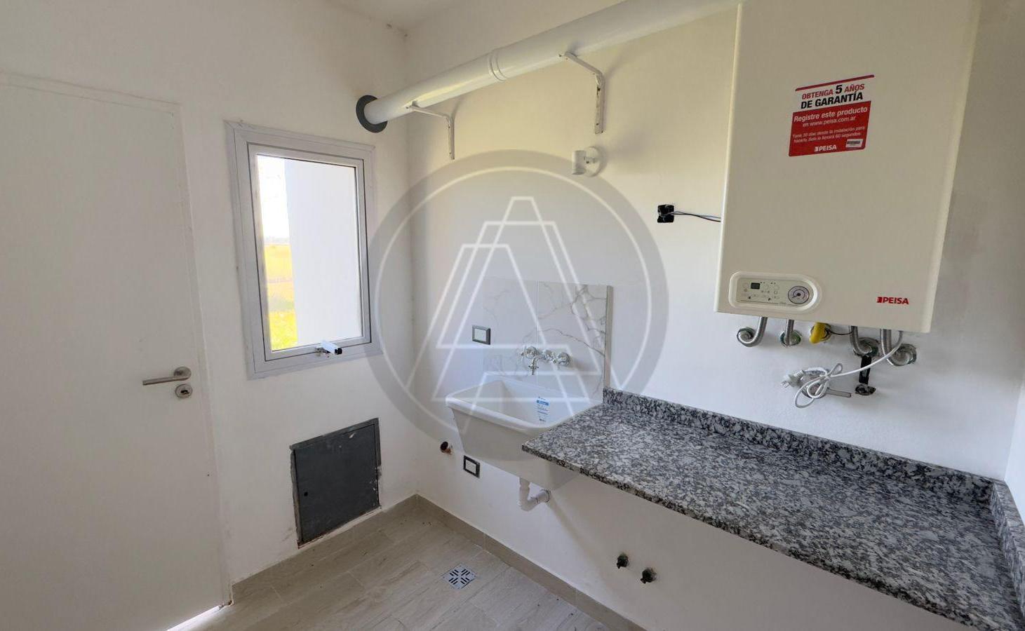 Foto de Casa 4 ambientes con galeria cubierta en venta a estrenar - Barrio San, imagen 2