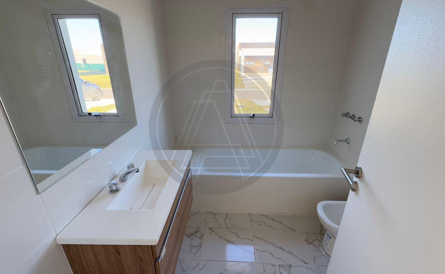 Foto de Casa 4 ambientes con galeria cubierta en venta a estrenar - Barrio San, imagen 3