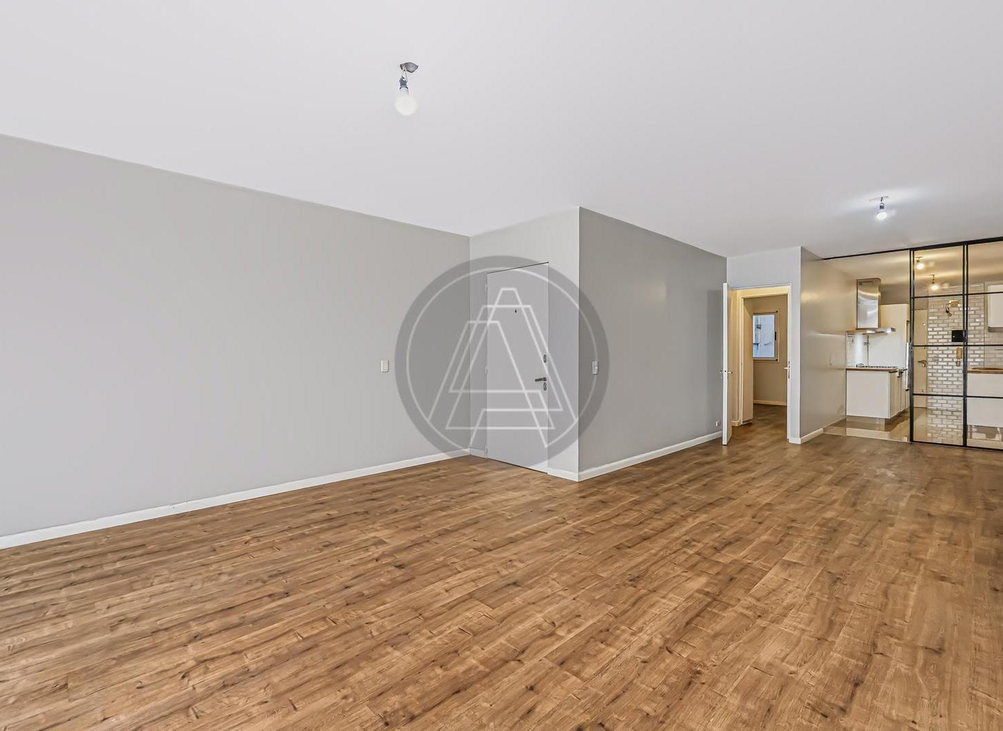 Foto de Departamento 4 ambientes con dependencia y cochera en venta - Apto, imagen 1