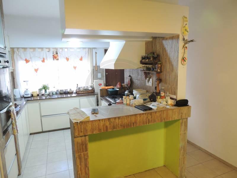 Foto de Casa 6 ambientes con cochera y pileta en Venta - Apto crédito - Saavedra, imagen 2