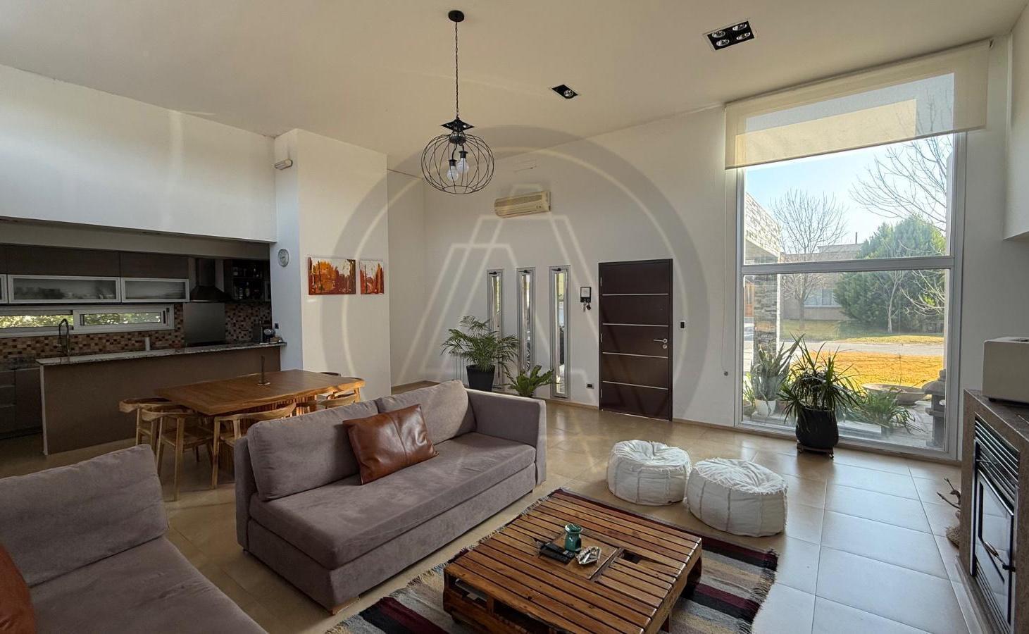 Foto de Casa 4 ambientes en venta. Barrio Santa Juana - Canning, imagen 2
