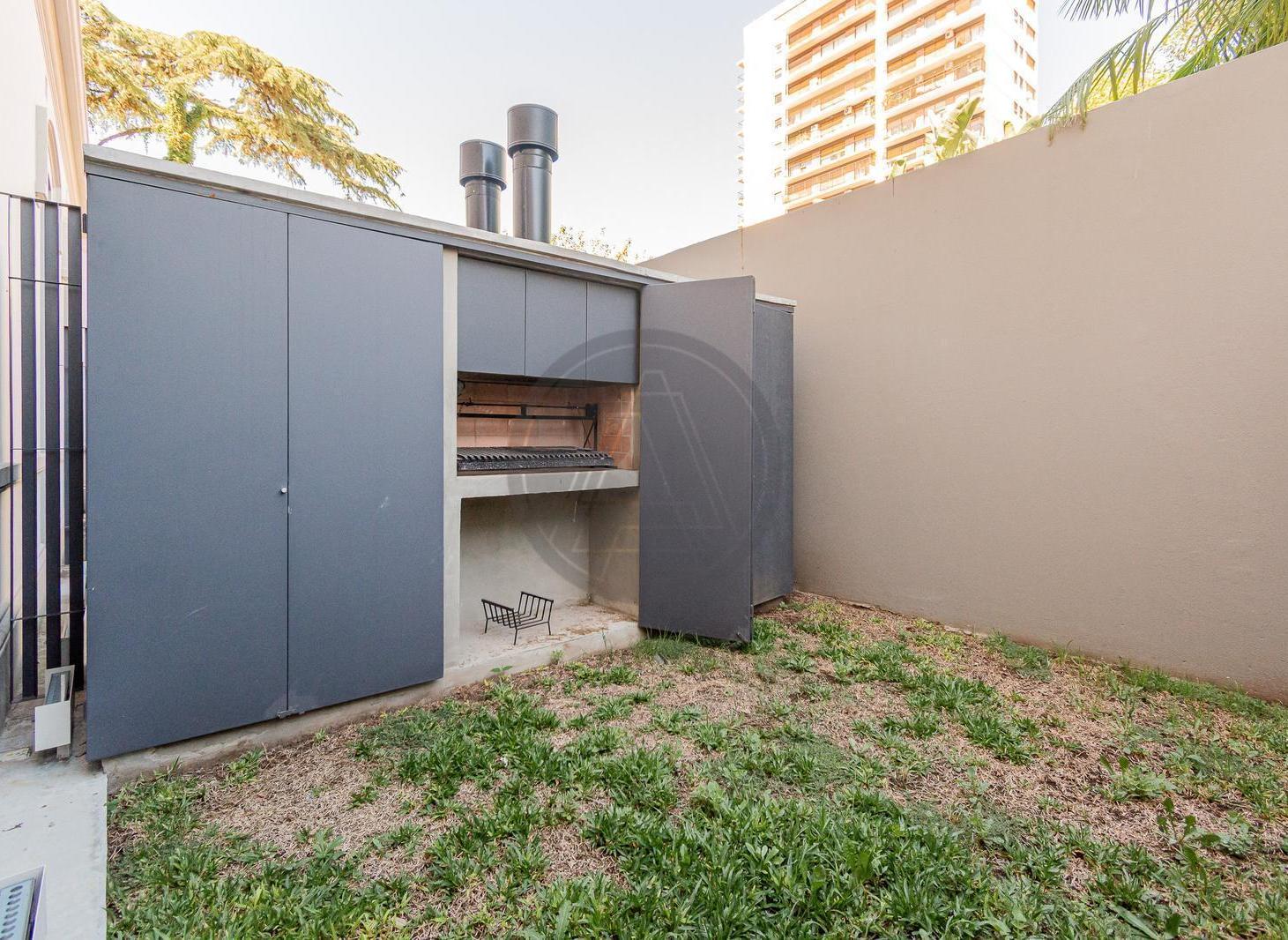 Foto de Departamento en dúplex dos ambientes con jardín propio en venta - Villa, imagen 3