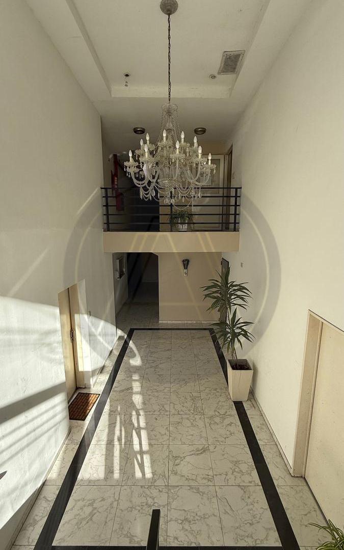 Foto de Departamento monoambiente con patio propio en venta - Barrio Villa, imagen 3