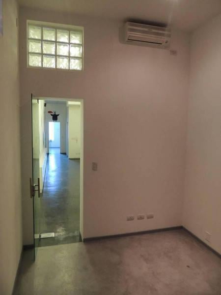 Foto de Gran local en venta en el barrio de Villa Crespo (sin expensas), imagen 2