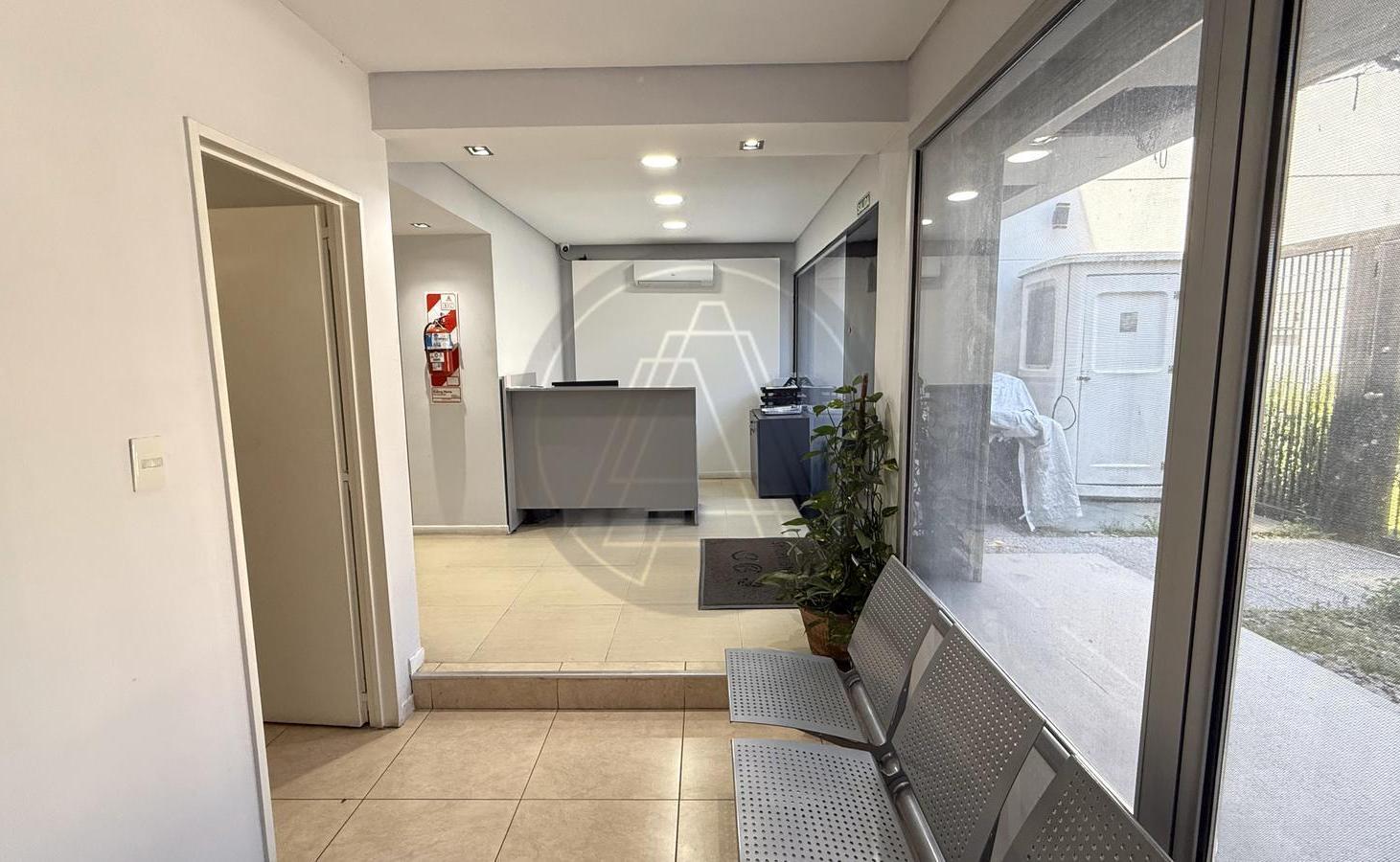 Foto de Oficina comercial con jardin y terraza propia en venta - Villa Martelli, imagen 4