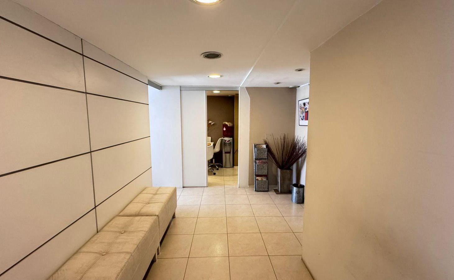 Foto de Oficina 4 ambientes en venta - San Nicolas zona Tribunales, imagen 2