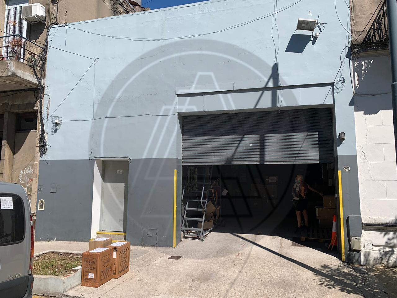 Foto de Galpón de 364 m2 en venta - Barracas, imagen 2