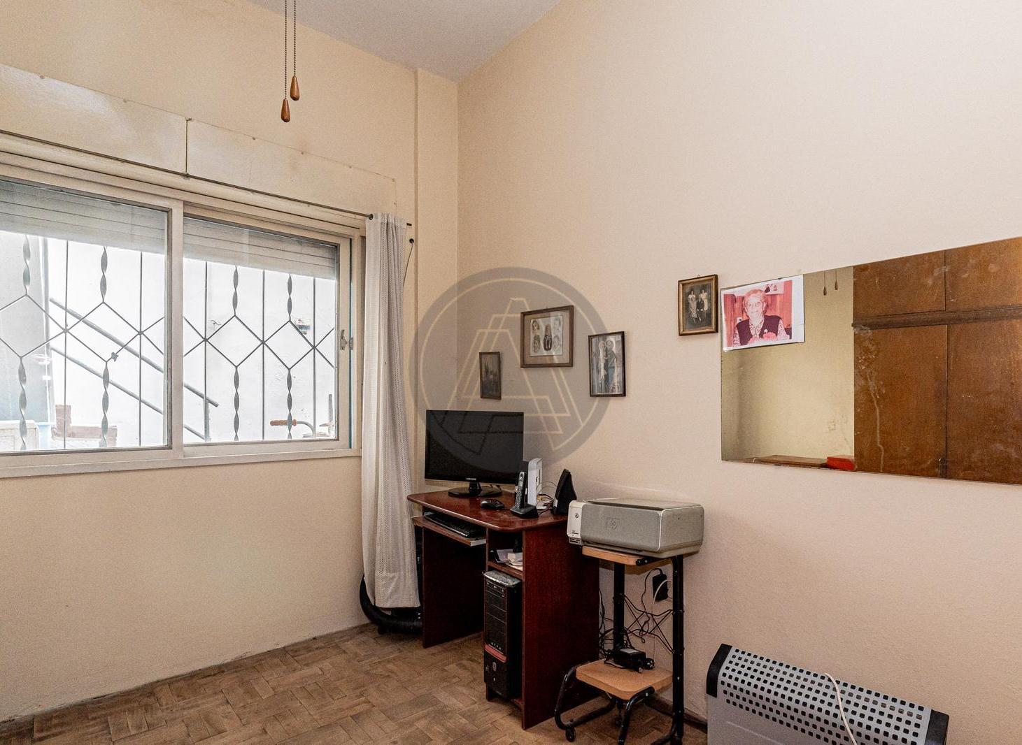 Foto de PH tipo casa 4 ambientes a reciclar con entrada independiente y cochera, imagen 5