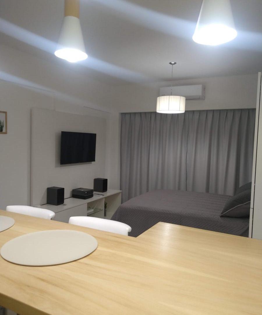 Foto de Departamento monoambiente con balcón amoblado en venta - Monserrat, imagen 5