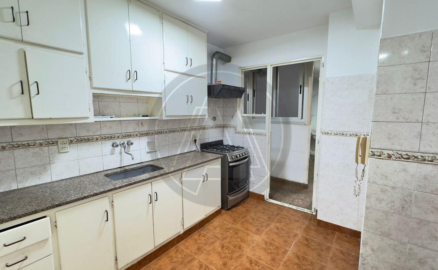 Foto de Departamento semipiso de 4 ambientes con dependencia en venta - Apto, imagen 2
