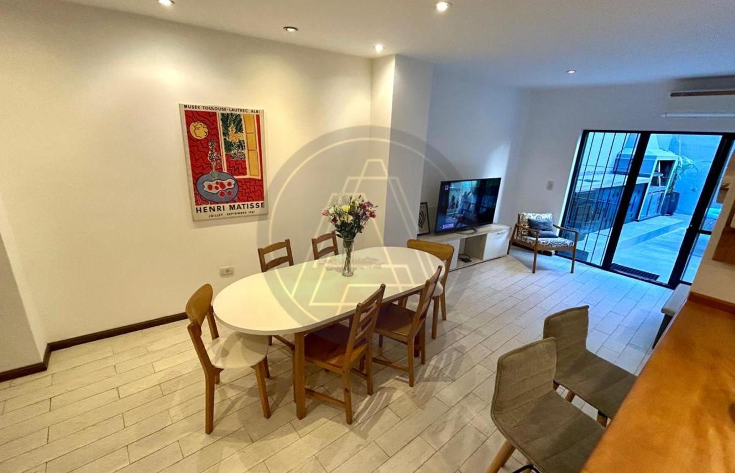 Foto de Departamento 3 ambientes amoblado con parque / jardín en alquiler, imagen 2