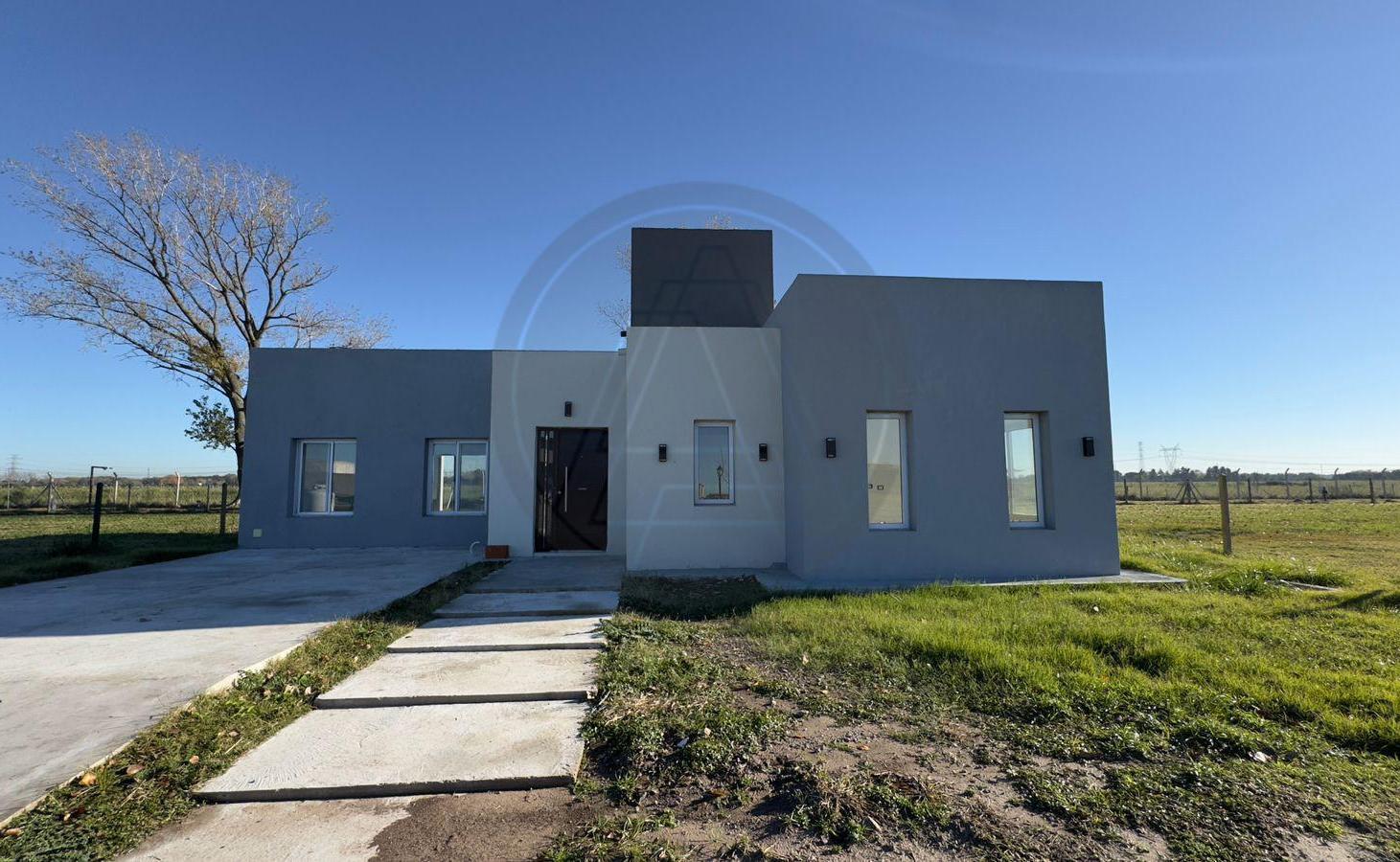 Foto de Casa 4 ambientes con galeria cubierta en venta a estrenar - Barrio San, imagen 2