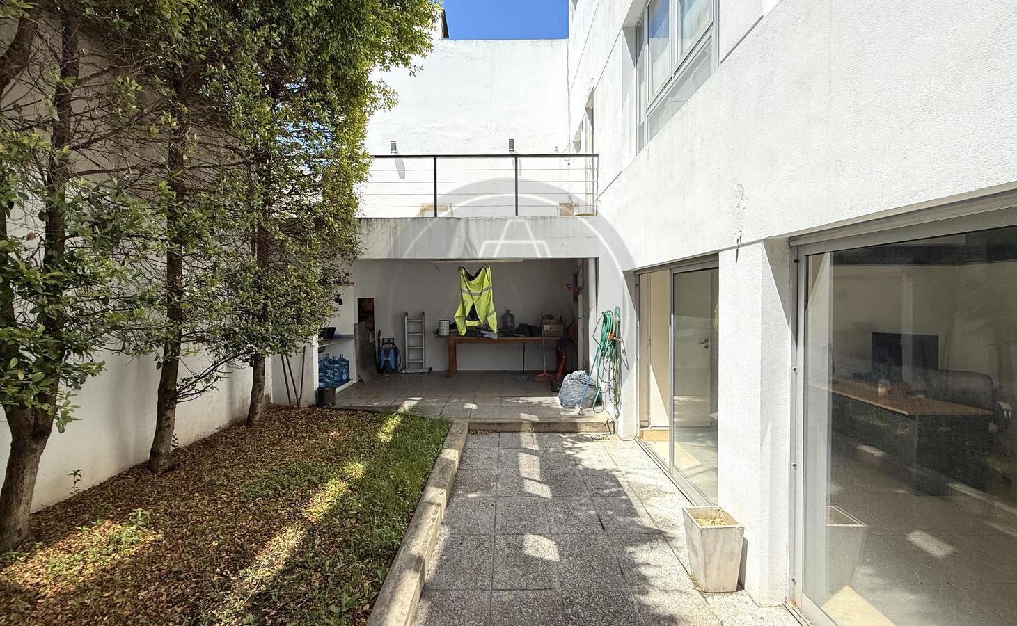 Foto de Edificio comercial con jardin y terraza propia en venta - Villa Martelli, imagen 3
