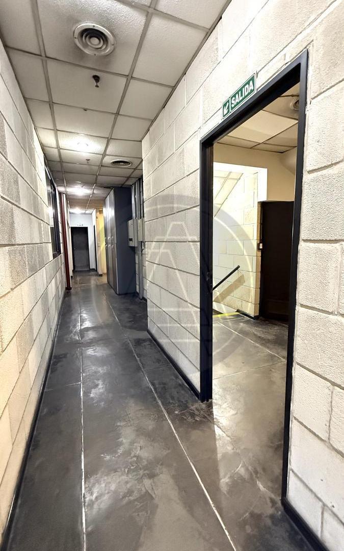 Foto de Depósito/galpón con oficinas 1900m2 en venta - Barracas, imagen 4